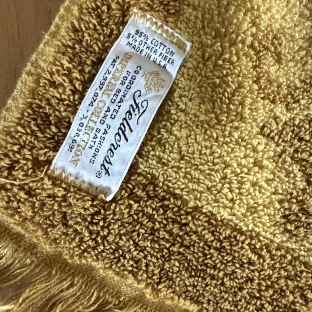 Vintage SET OF 2 Fieldcrest Bath Towels Mustard Damask Cotton Fringe Made In USA